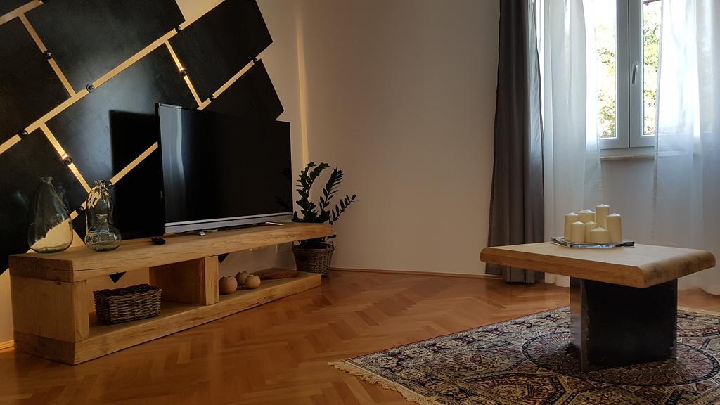 Casa Villa Carducci Ровин Екстериор снимка