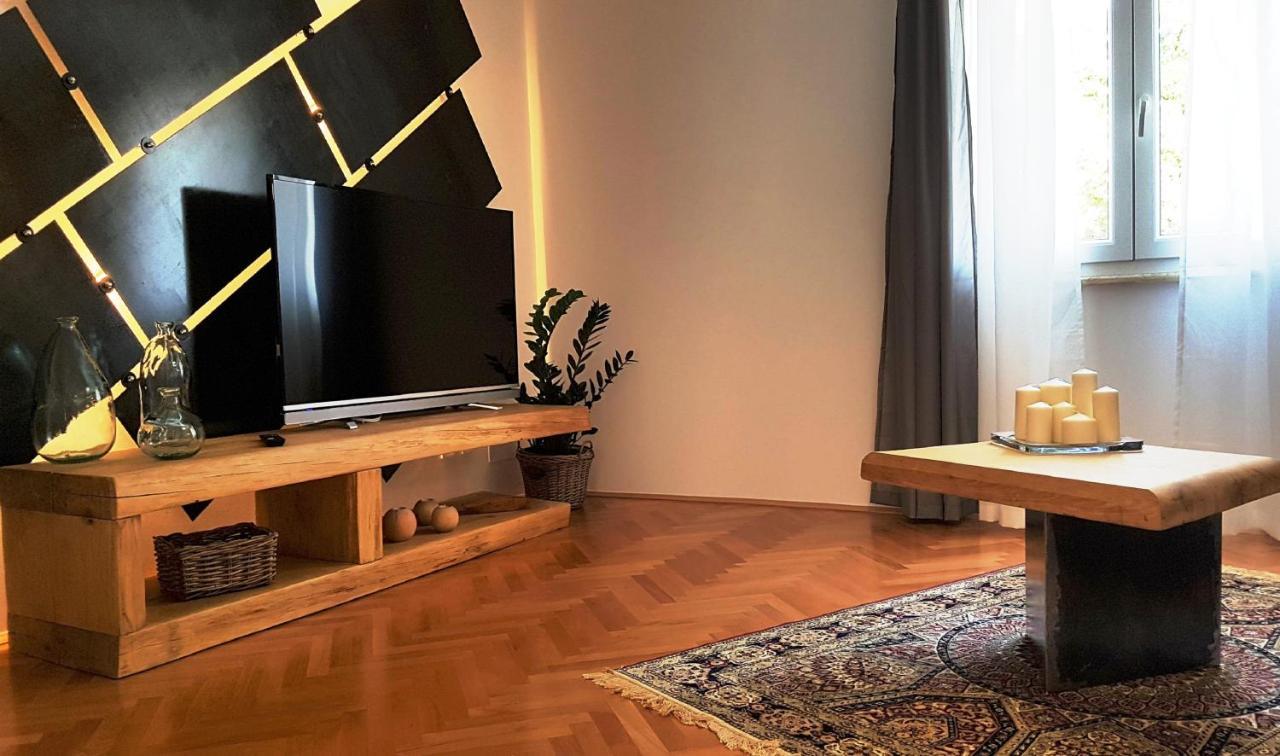 Casa Villa Carducci Ровин Екстериор снимка